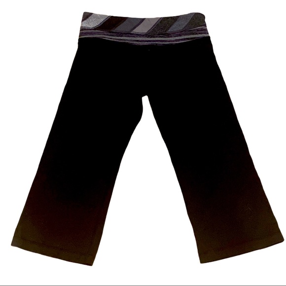 EUC Lululemon Runners Crop Leggings - Picture 1 of 2